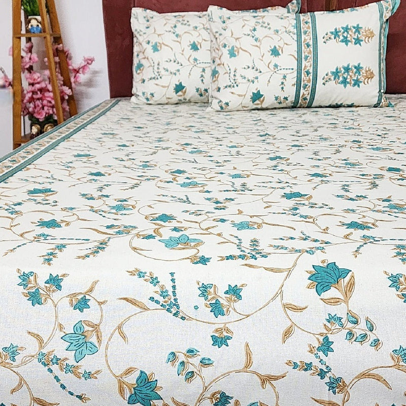 White and Turquoise Beauty Cotton Bedsheet