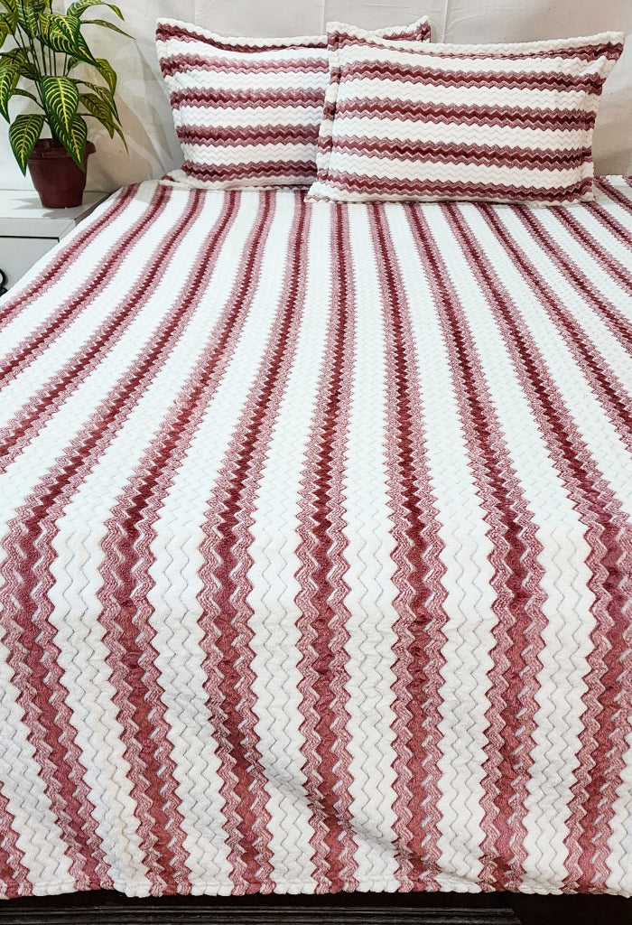 White and Pink Zigzag Pattern Warm Bedsheet