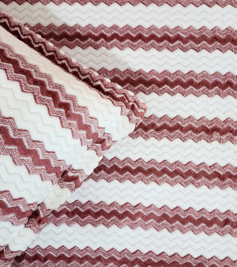 White and Pink Zigzag Pattern Warm Bedsheet