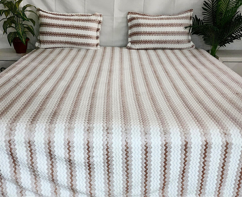 White and Brown Zigzag Pattern Warm Bedsheet