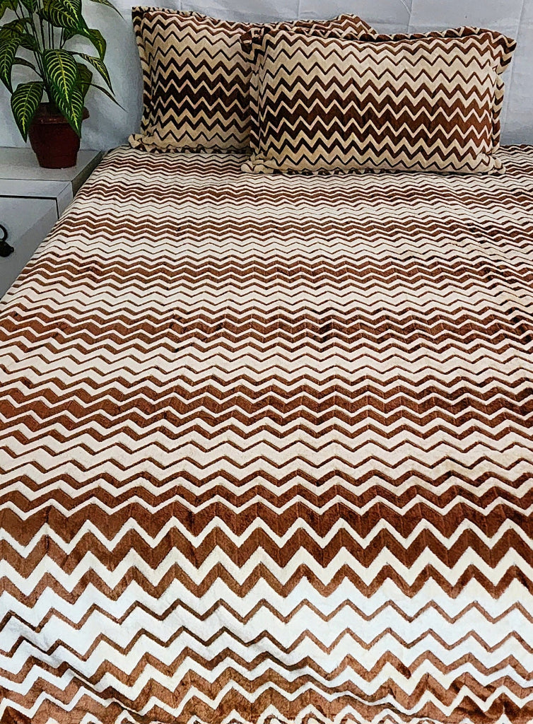 Dark Brown and Beige Zigzag Pattern Warm Bedsheet