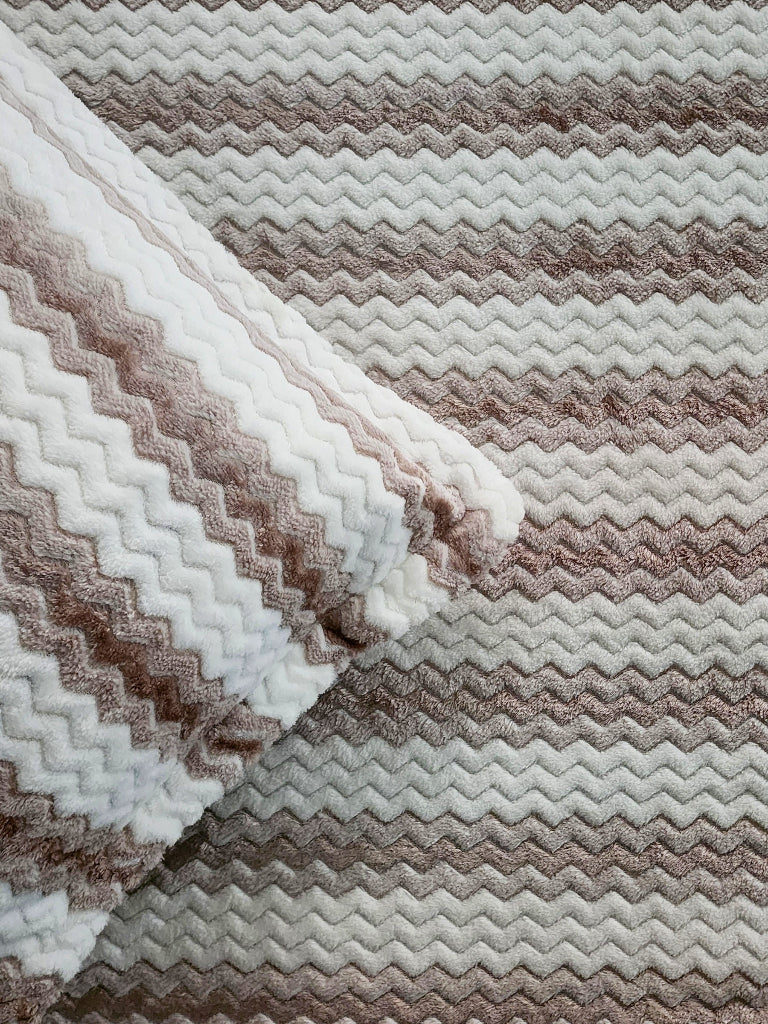 Beige and White Zigzag Pattern Warm Bedsheet