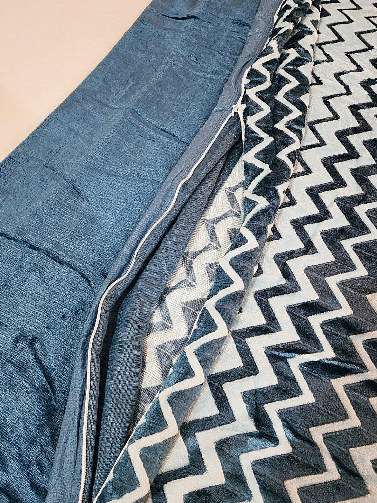 Blue and White Zigzag Pattern Warm Duvet Cover