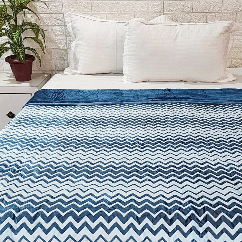 Blue and White Zigzag Pattern Warm Duvet Cover