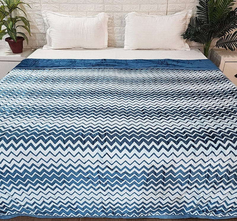 Blue and White Zigzag Pattern Warm Duvet Cover